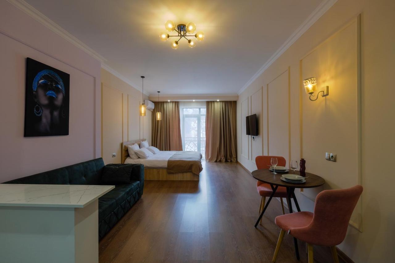 Iren River Side Apartments Tbilisi Ngoại thất bức ảnh