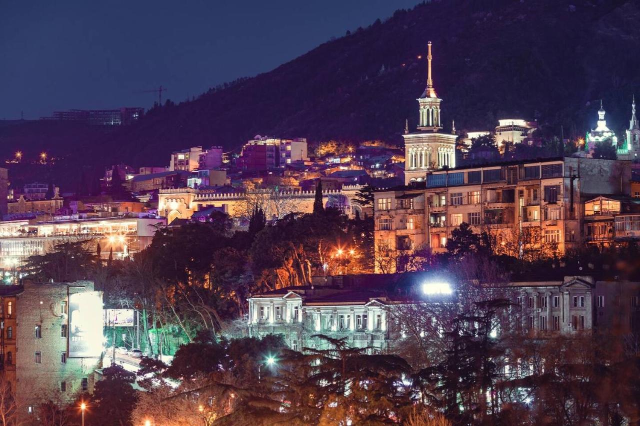 Iren River Side Apartments Tbilisi Ngoại thất bức ảnh